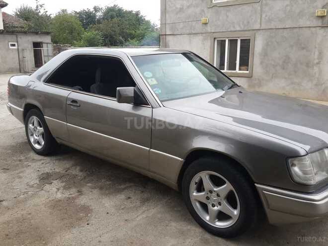 Mercedes  1987, 382,443 km - 2.3 l - Masallı