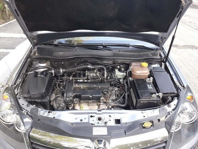 Opel Astra 2005, 239,000 km - 1.6 l - Mingəçevir
