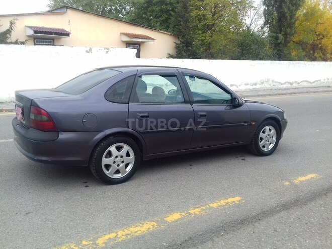 Opel Vectra 1996, 136,000 km - 2.0 l - Quba