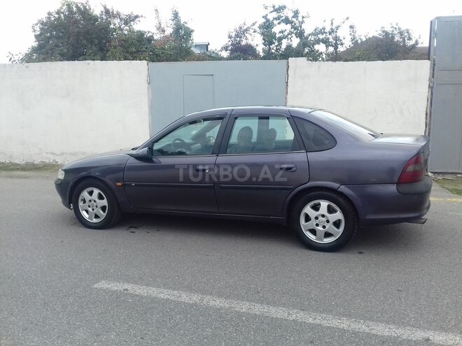 Opel Vectra 1996, 136,000 km - 2.0 l - Quba