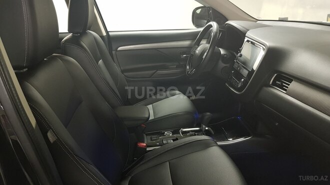 Mitsubishi Outlander 2017, 12,300 km - 2.4 l - Bakı