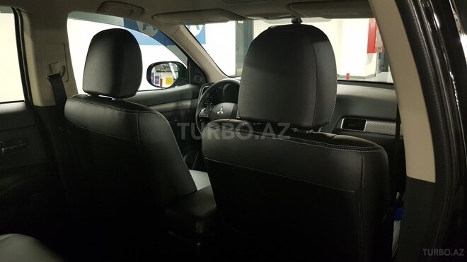 Mitsubishi Outlander 2017, 12,300 km - 2.4 l - Bakı