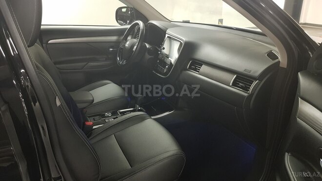 Mitsubishi Outlander 2017, 12,300 km - 2.4 l - Bakı