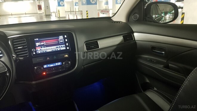 Mitsubishi Outlander 2017, 12,300 km - 2.4 l - Bakı