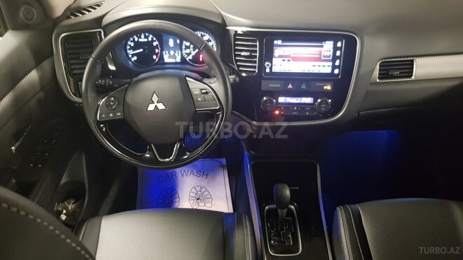 Mitsubishi Outlander 2017, 12,300 km - 2.4 l - Bakı