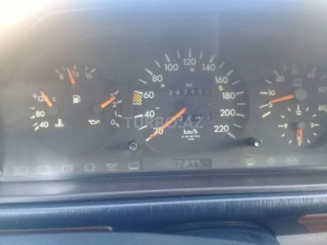Mercedes E 300 1992, 327,000 km - 3.0 l - Bakı