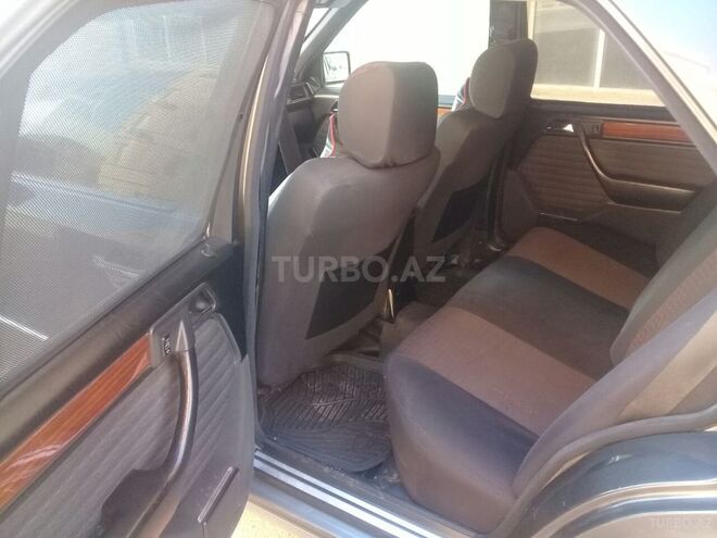 Mercedes E 300 1992, 327,000 km - 3.0 l - Bakı