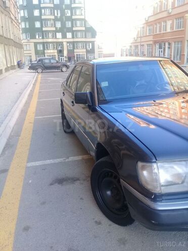Mercedes E 300 1992, 327,000 km - 3.0 l - Bakı