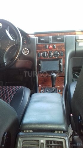 Mercedes E 200 1998, 242,000 km - 0.2 l - Göygöl