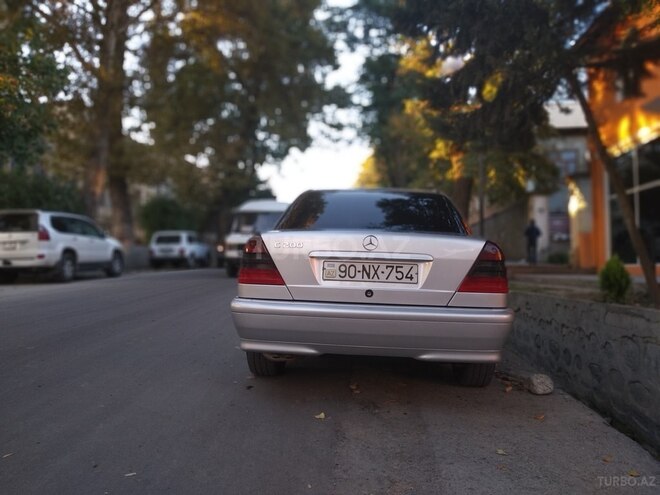 Mercedes C 200 2000, 250,000 km - 2.0 l - Şəki