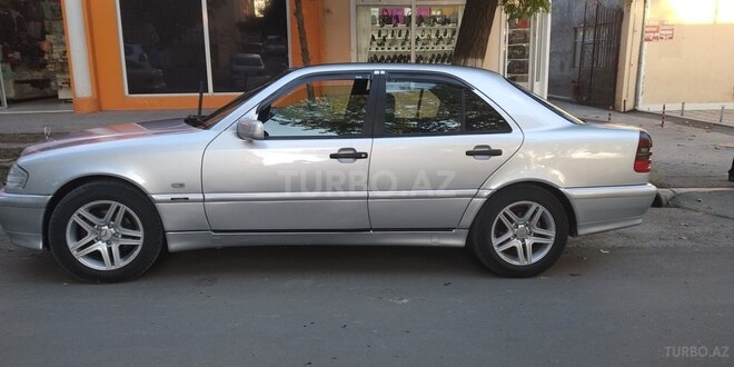 Mercedes C 200 2000, 250,000 km - 2.0 l - Şəki