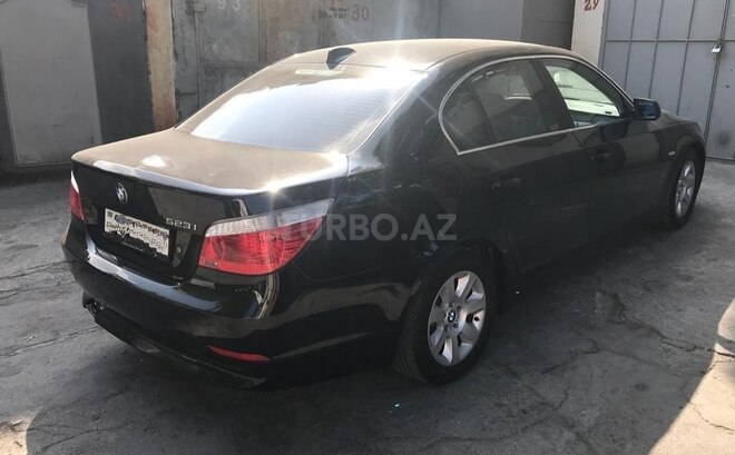 BMW 523 2006, 81,000 km - 3.0 l - Bakı