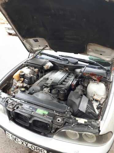 BMW 528 1999, 391,000 km - 2.8 l - Bakı