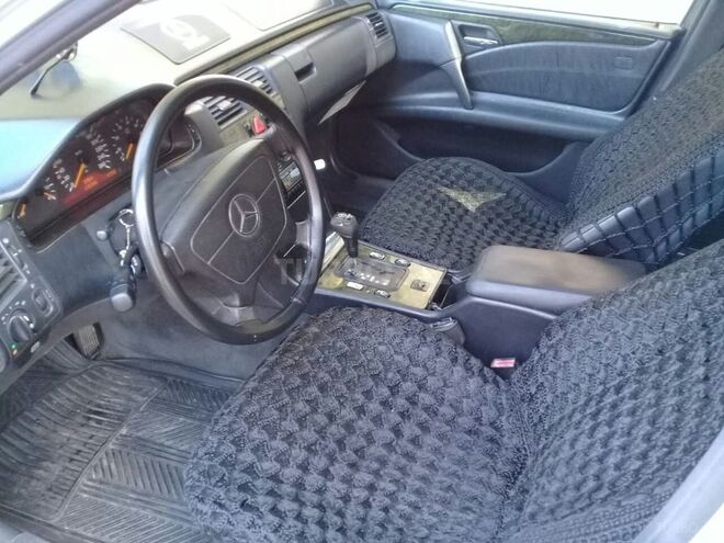 Mercedes E 280 1997, 277,553 km - 2.8 l - Mingəçevir