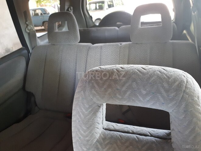Suzuki  2001, 260,000 km - 2.7 л - Saatlı