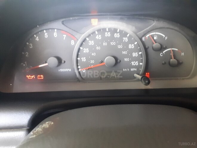 Suzuki  2001, 260,000 km - 2.7 л - Saatlı