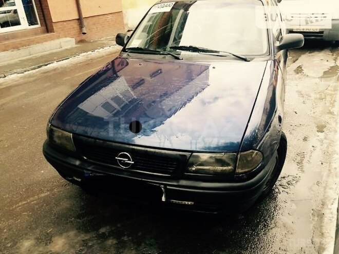Opel Astra 1995, 300,000 km - 1.5 л - Bakı