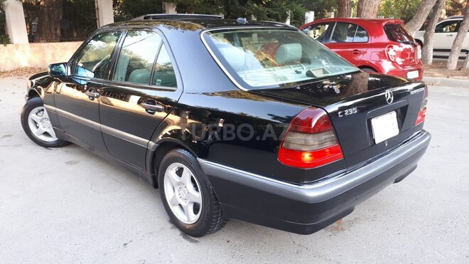 Mercedes C 230 1999, 197,000 km - 2.3 l - Bakı