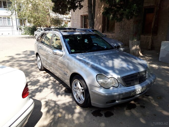 Mercedes C 220 2002, 341,000 km - 2.2 l - Bakı