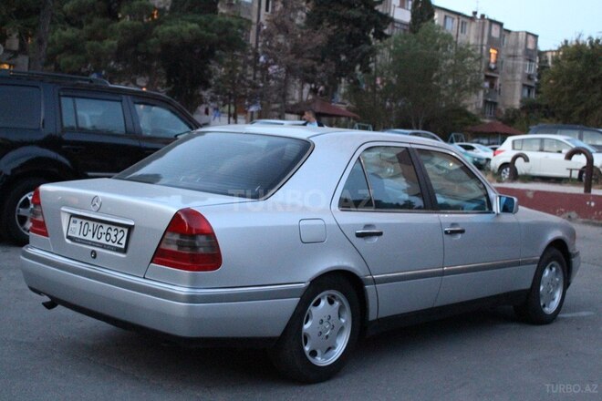 Mercedes C 180 1995, 214,000 km - 1.8 l - Bakı