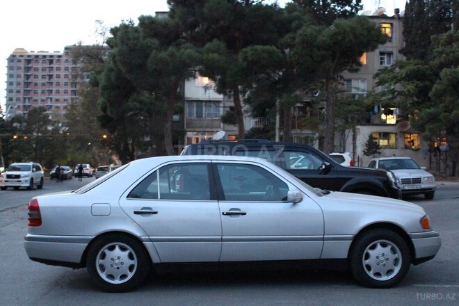 Mercedes C 180 1995, 214,000 km - 1.8 l - Bakı