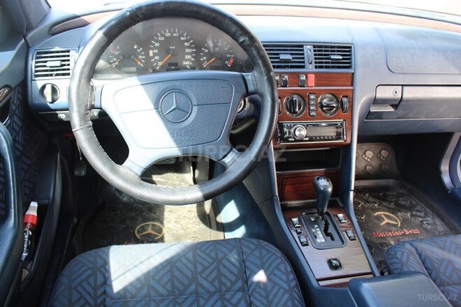Mercedes C 180 1995, 214,000 km - 1.8 l - Bakı