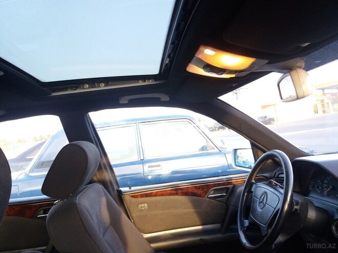 Mercedes E 240 1999, 238,000 km - 2.4 л - Bakı