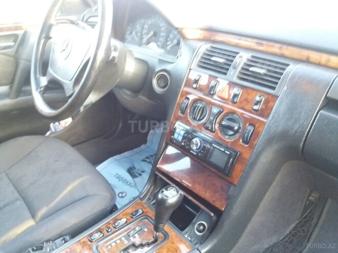 Mercedes E 240 1999, 238,000 km - 2.4 л - Bakı