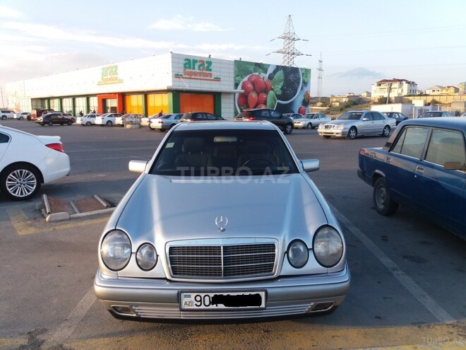 Mercedes E 240 1999, 238,000 km - 2.4 л - Bakı