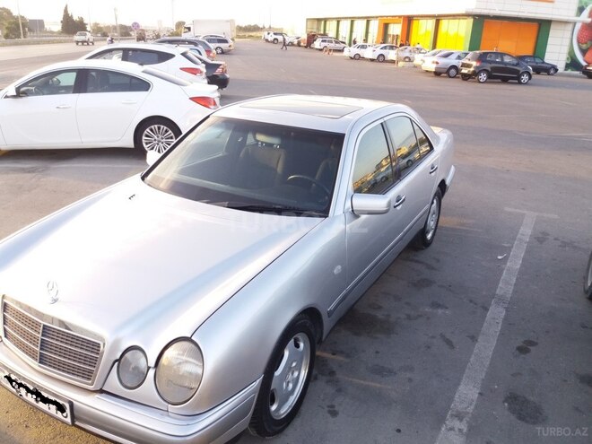 Mercedes E 240 1999, 238,000 km - 2.4 л - Bakı