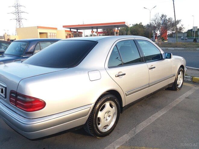 Mercedes E 240 1999, 238,000 km - 2.4 л - Bakı