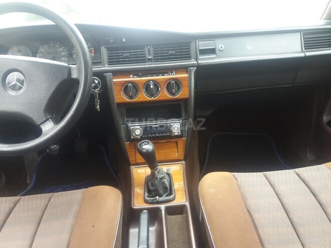Mercedes 190 1992, 200,000 km - 2.0 l - Bakı