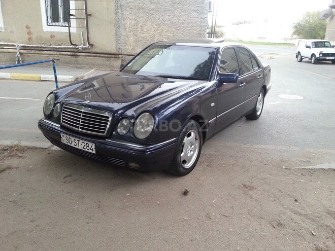 Mercedes E 240 1998, 263,523 km - 2.4 л - Sumqayıt
