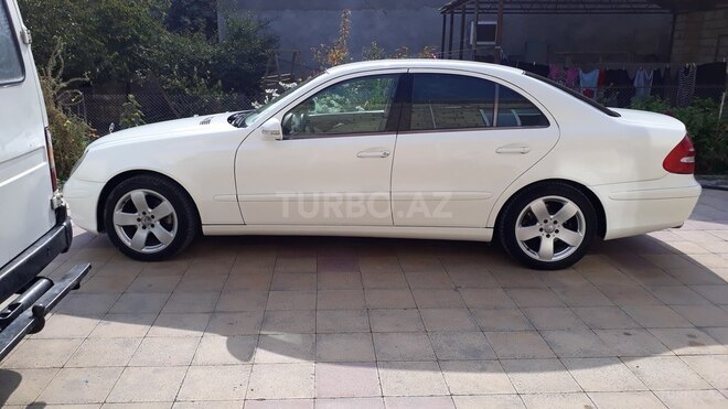 Mercedes E 240 2003, 225,000 km - 2.6 l - Beyləqan