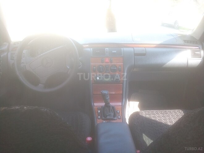 Mercedes E 200 1998, 139,931 km - 2.0 л - Bakı