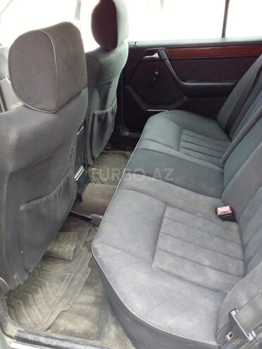 Mercedes E 250 1994, 54,321 km - 2.5 л - Neftçala