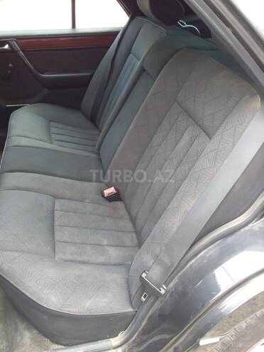 Mercedes E 250 1994, 54,321 km - 2.5 л - Neftçala