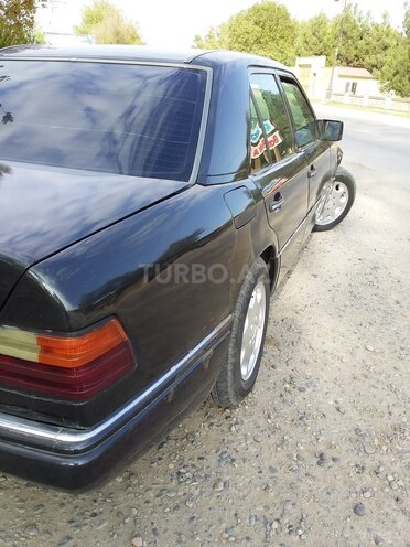 Mercedes E 250 1994, 54,321 km - 2.5 л - Neftçala