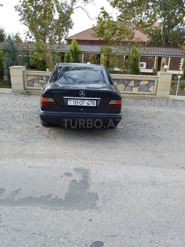 Mercedes E 250 1994, 54,321 km - 2.5 л - Neftçala