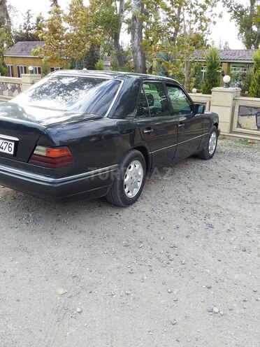 Mercedes E 250 1994, 54,321 km - 2.5 л - Neftçala