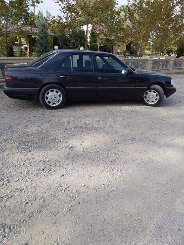 Mercedes E 250 1994, 54,321 km - 2.5 л - Neftçala