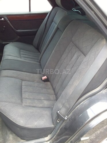 Mercedes E 220 1993, 65,478 km - 0.2 л - Neftçala