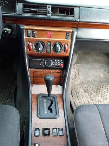 Mercedes E 220 1993, 65,478 km - 0.2 л - Neftçala