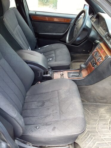 Mercedes E 220 1993, 65,478 km - 0.2 л - Neftçala
