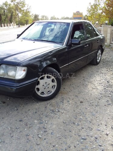 Mercedes E 220 1993, 65,478 km - 0.2 л - Neftçala