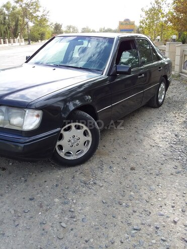 Mercedes E 220 1993, 65,478 km - 0.2 л - Neftçala
