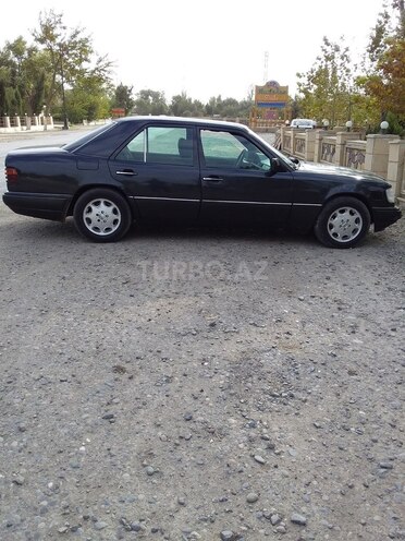 Mercedes E 220 1993, 65,478 km - 0.2 л - Neftçala