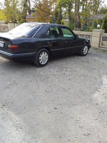 Mercedes E 220 1993, 65,478 km - 0.2 л - Neftçala