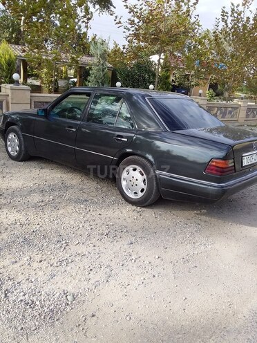 Mercedes E 220 1993, 65,478 km - 0.2 л - Neftçala