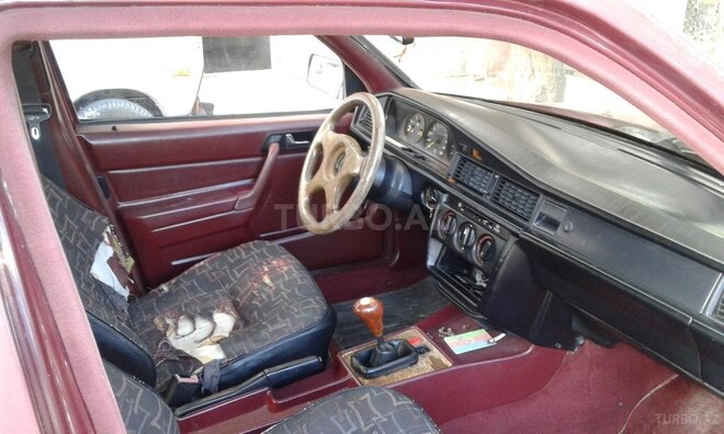 Mercedes 190 1992, 700,000 km - 1.8 л - Yevlax